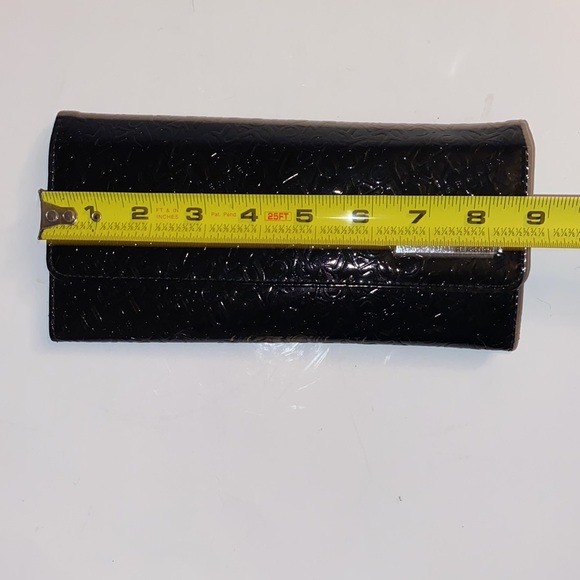 Kenneth Cole Reaction wallet /clutch - Picture 8 of 9